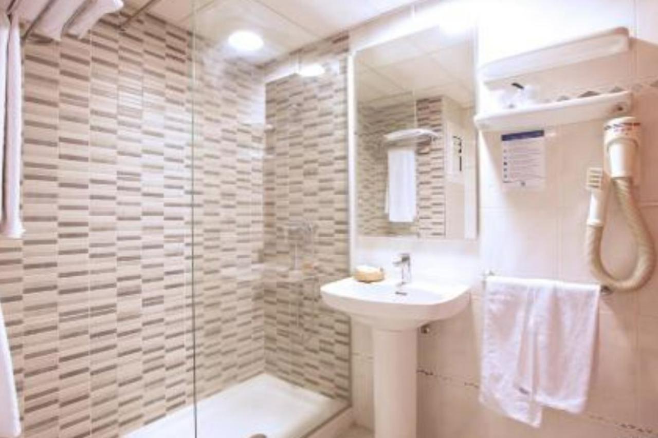 Hotel Bilbaino Бенидорм Екстериор снимка