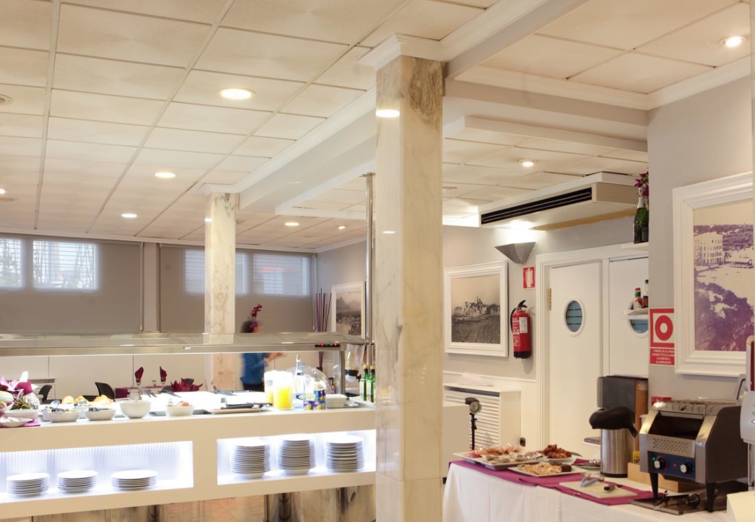 Hotel Bilbaino Бенидорм Екстериор снимка
