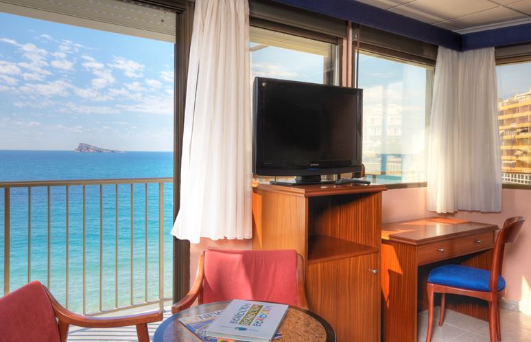 Hotel Bilbaino Бенидорм Екстериор снимка